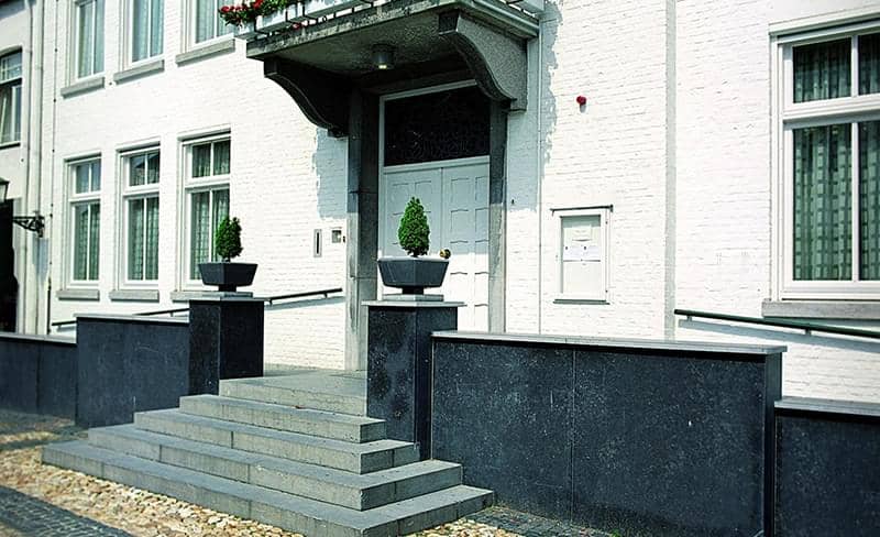 5000458 Siam Bluestone traptrede verzoet 15x35x100 cm 1